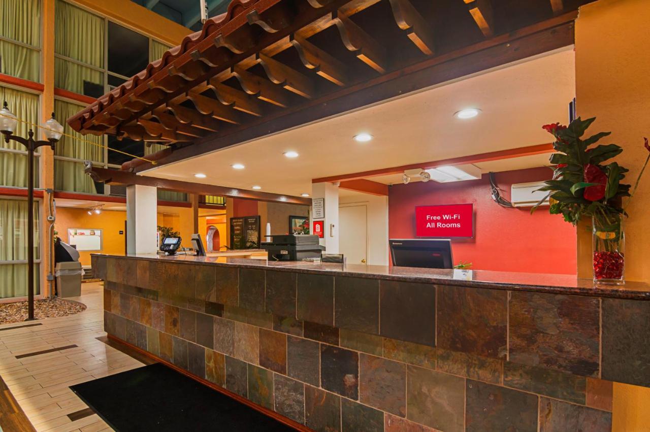 Red Roof Inn Lubbock Bagian luar foto