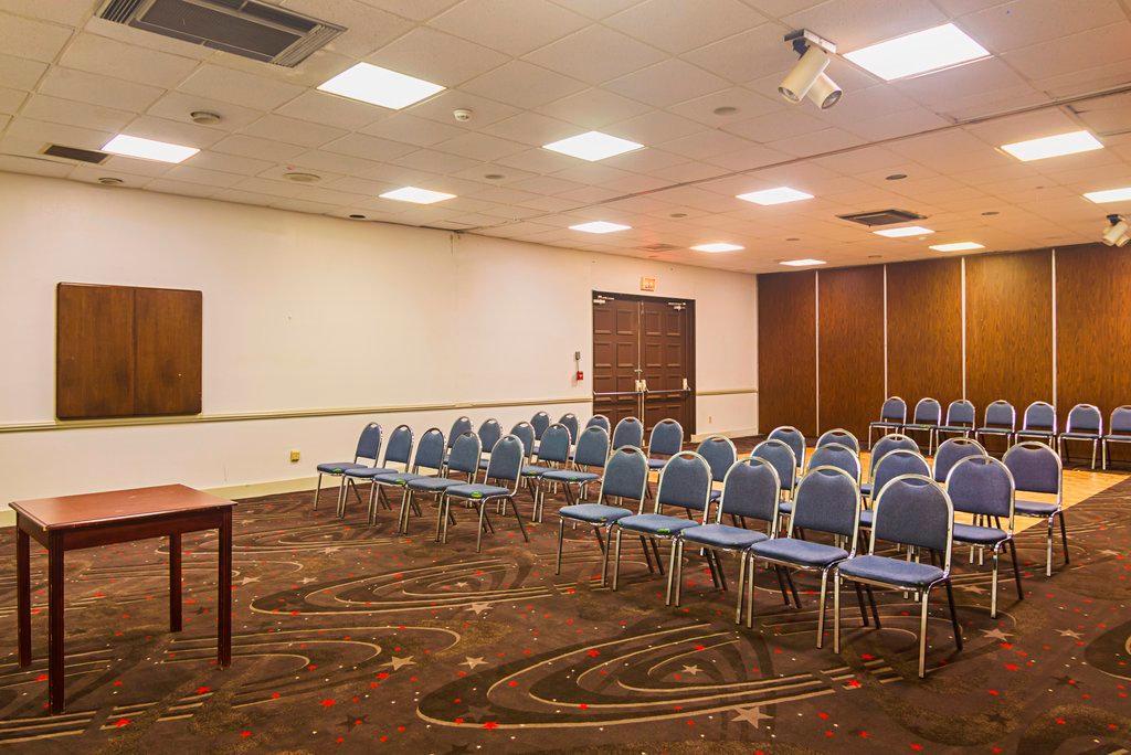 Red Roof Inn Lubbock Bagian luar foto