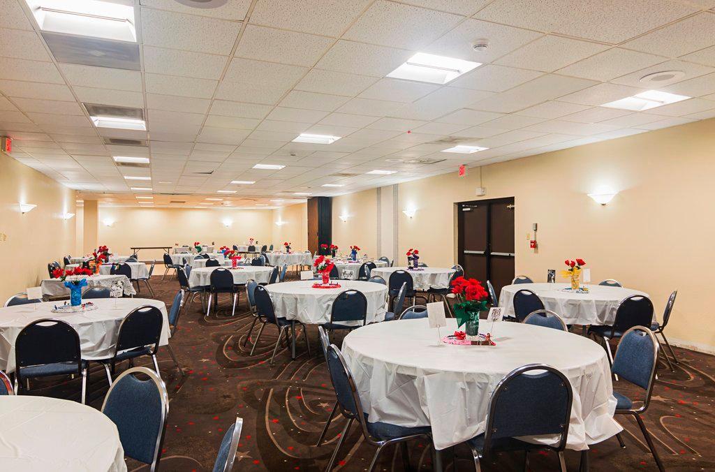 Red Roof Inn Lubbock Bagian luar foto